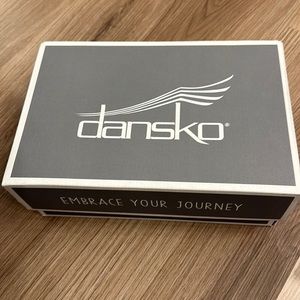 Perfectly Distress Dansko Clogs!! Honey in color worn these 2 times still firm!!